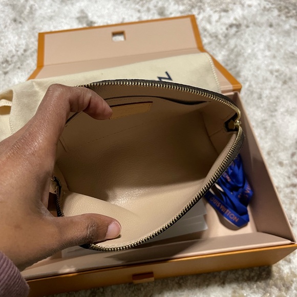 Louis Vuitton Brown Monogram cosmetics pouch - Picture 2 of 10